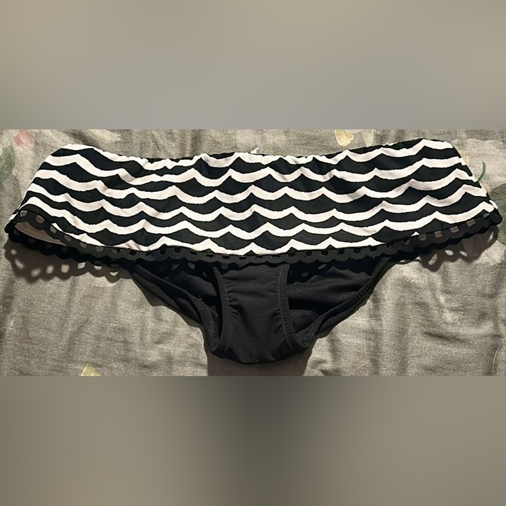 Seafolly Black and White fold over Swim Bottom NWOT (US 6)